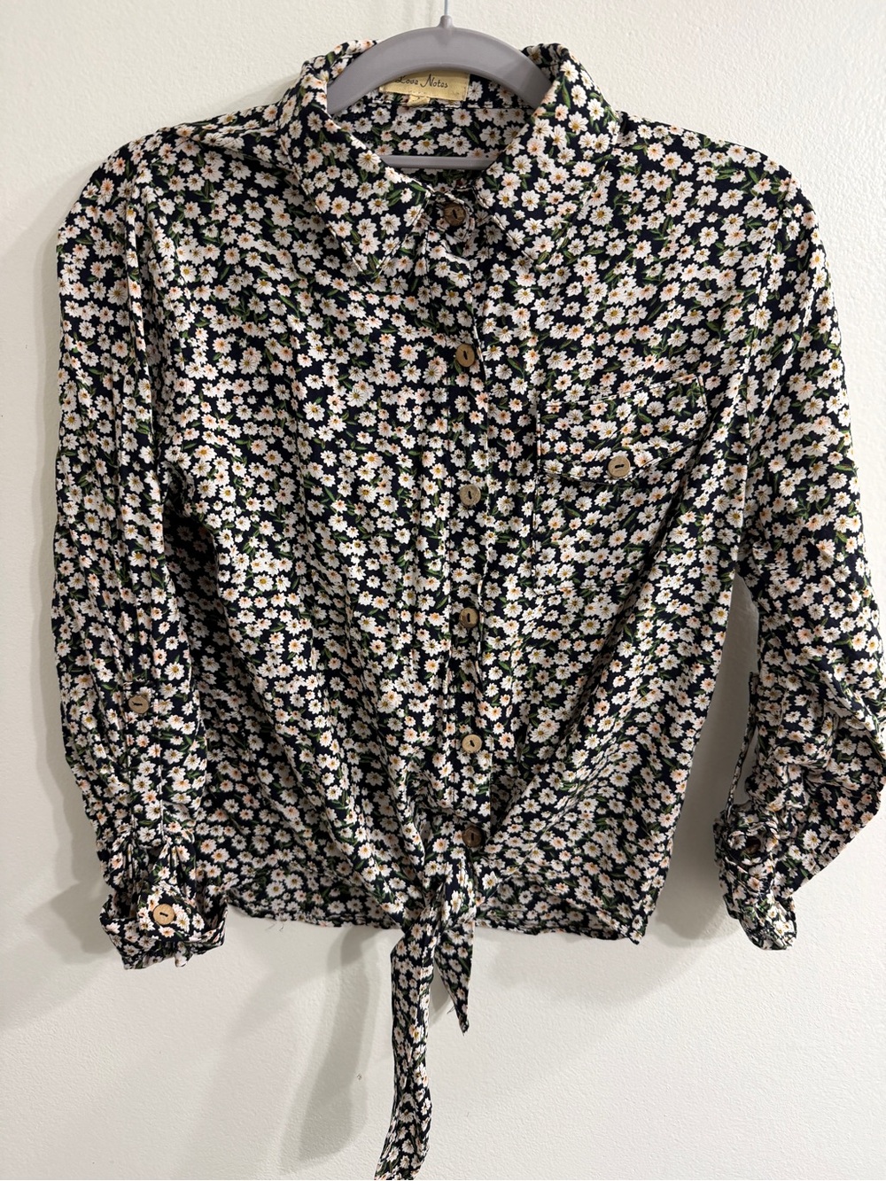 Love Notes Black Button-Front Daisy Tie Hem Shirt